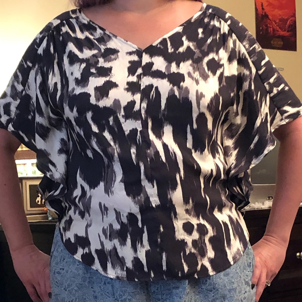 Black and white cute top from Express size L